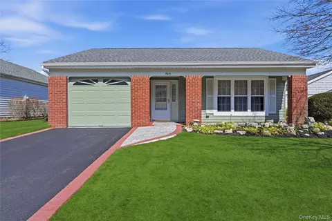 506 Lancaster Ct, Ridge, NY 11961