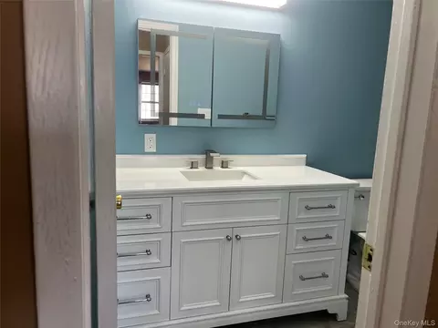 Bath - 1840 Crompond Rd #7C6, Peekskill, NY 10566 photo 1 of 1