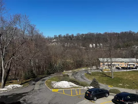 Exterior - 1840 Crompond Rd #7C6, Peekskill, NY 10566 photo 2 of 3