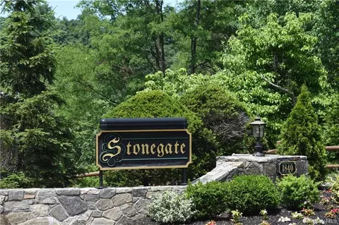 1840 Crompond Rd #7C6, Peekskill, NY 10566