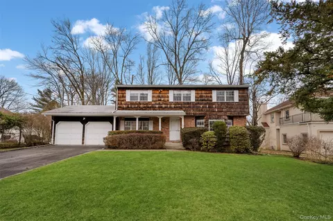36 W Terrace Rd, North Hempstead, NY 11021