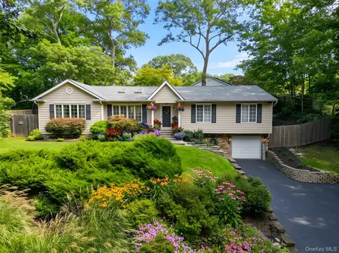27 Ferndale Ave, Miller Place, NY 11764