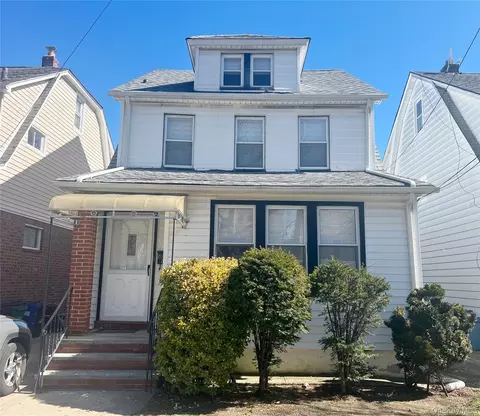 8805 238th St, New York, NY 11426