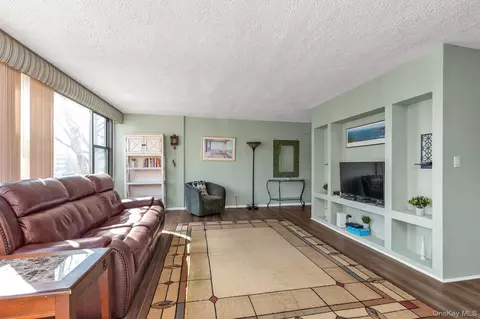 7-25 166 #2A, New York, NY 11357