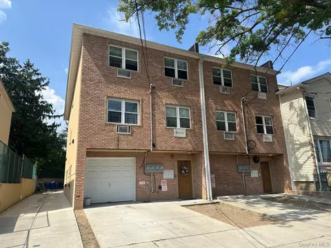 66-60 69th St, New York, NY 11379
