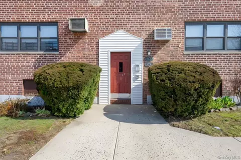 155-25 81st St #28, Howard Beach, NY 11414
