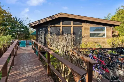 19 Crescent Ave, Ocean Beach, NY 11770