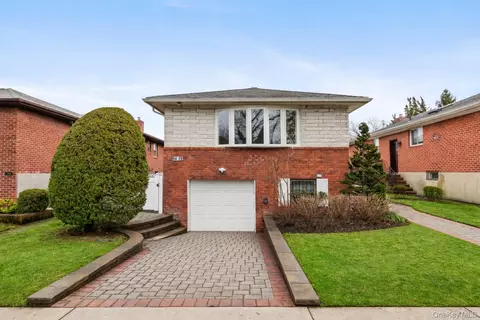 2615 Clearview Expy, New York, NY 11360