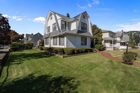 29 Summit Ave, Lynbrook, NY 11563