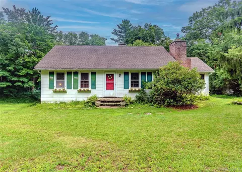 406 Upper Mountain Rd, Shawangunk, NY 12566