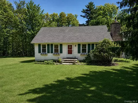 406 Upper Mountain Rd, Shawangunk, NY 12566
