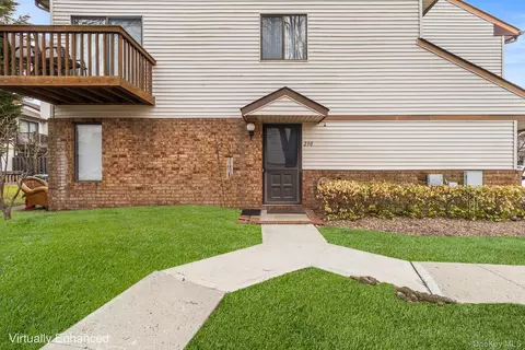 230 Aspen Ct, North Wantagh, NY 11793