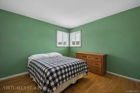 Bedroom - 108 Lee Ave, Babylon, NY 11702 photo 1 of 6