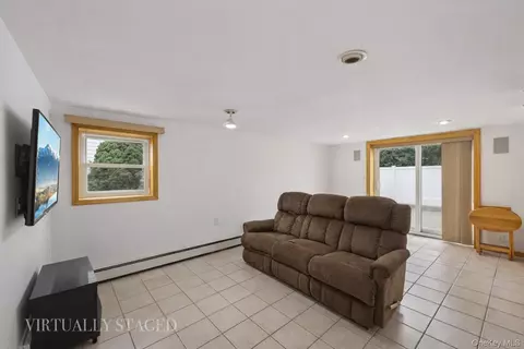Living - 108 Lee Ave, Babylon, NY 11702 photo 3 of 4