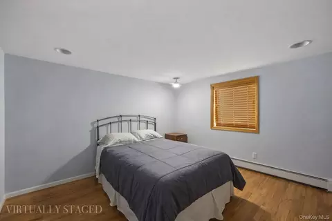 Bedroom - 108 Lee Ave, Babylon, NY 11702 photo 4 of 6