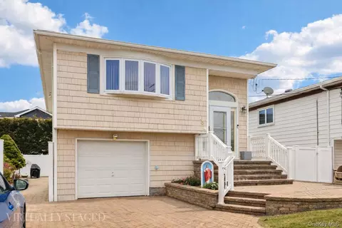 Exterior - 108 Lee Ave, Babylon, NY 11702 photo 3 of 3