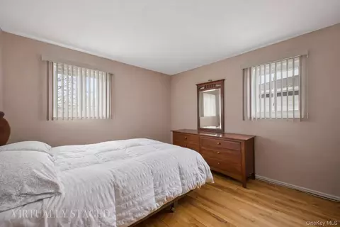 Bedroom - 108 Lee Ave, Babylon, NY 11702 photo 5 of 6