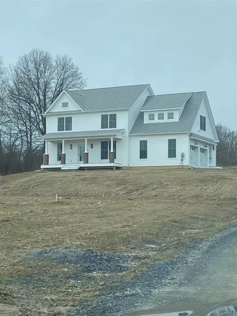 38 Sunset Ln, Wawayanda, NY 10958