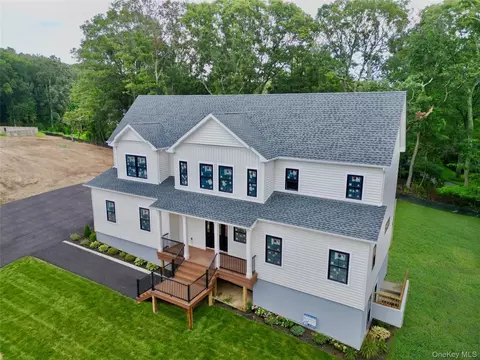 6 Pine Hill Ct, Port Jefferson, NY 11777