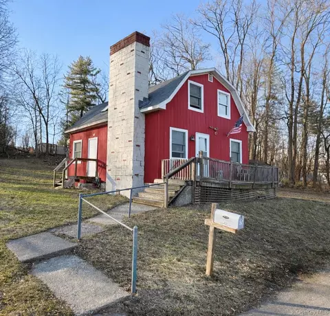25 Pierpont Ave, Newburgh, NY 12550