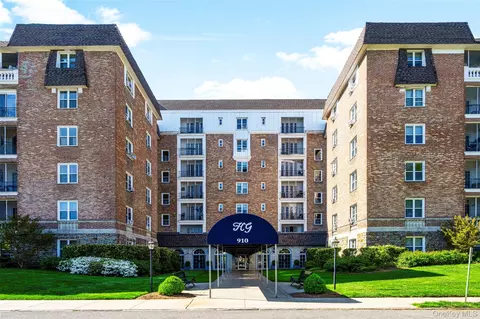 910 Stuart Ave #4L, Mamaroneck, NY 10543