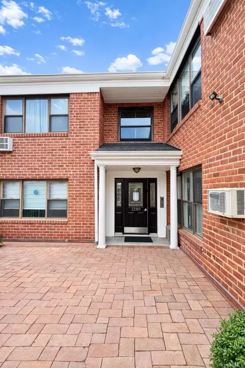 1203 E Broadway E Broadway #G-11, Hewlett, NY 11557