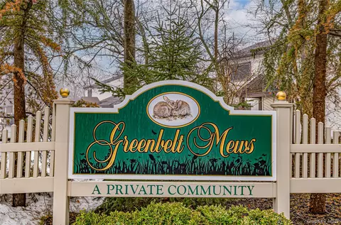 12 Blue Point Rd E #12, Holtsville, NY 11742