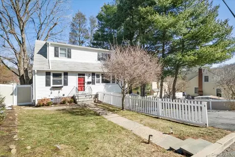 87 Center St, Greenburgh, NY 10533