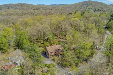 136 Furnace Woods Rd, Cortlandt, NY 10567
