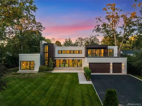 800 Rushmore Ave, Mamaroneck, NY 10543