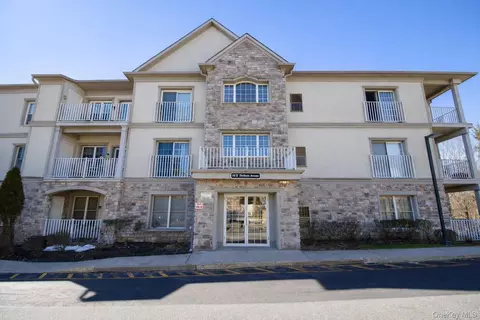 22 N De Baun Ave #305, Ramapo, NY 10901