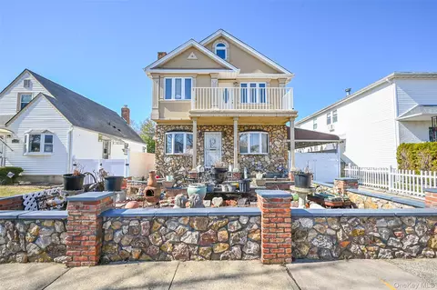 82-44 263rd St, New York, NY 11004