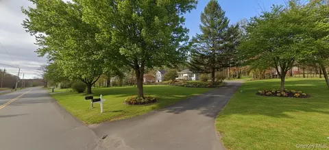 30 Rock Ridge Ave, Thompson, NY 12701