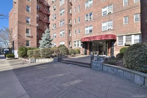 6361 99th St #B1, New York, NY 11374