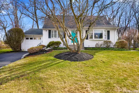 54 Douglas Ct, Orangetown, NY 10965