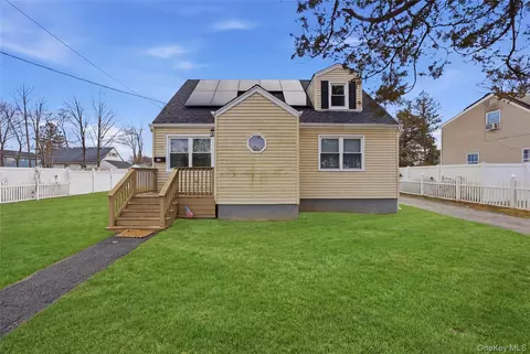 12 S Prospect St, Copiague, NY 11726