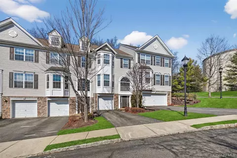 44 Barr Ln, Monroe, NY 10950