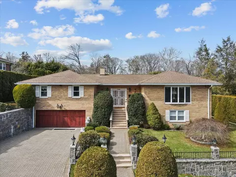 7 Greystone Cir, Bronxville, NY 10708