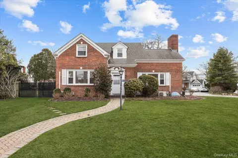 10 Madison Rd, Scarsdale, NY 10583