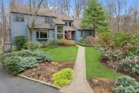 121 Law Rd, Briarcliff Manor, NY 10510