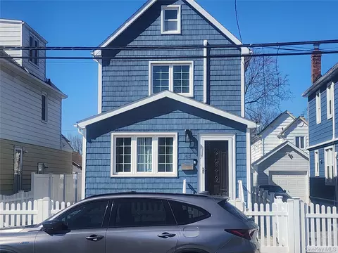 43 Dewitt St, Valley Stream, NY 11580