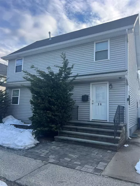 26 E Hawthorne Ave, Valley Stream, NY 11580