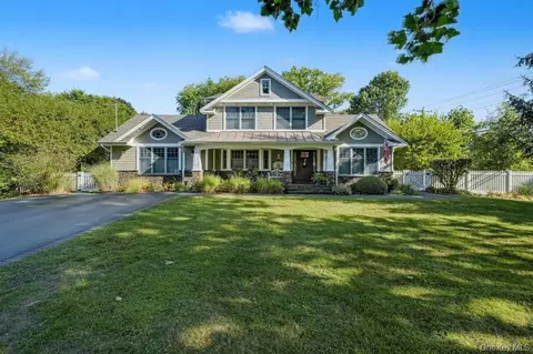 2 Greg Ln, East Northport, NY 11731