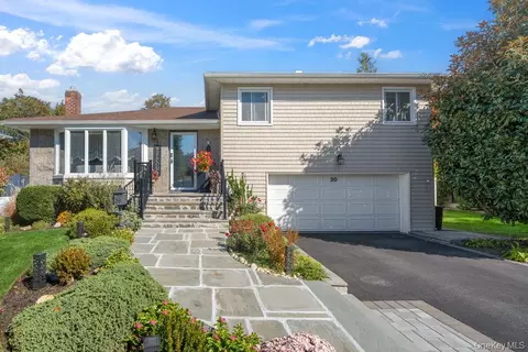 20 Vista Rd, Plainview, NY 11803