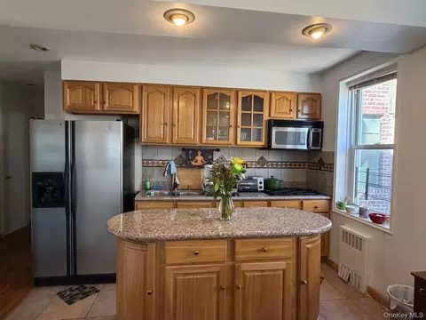 84-55 Daniel St #6E, Briarwood, NY 11435