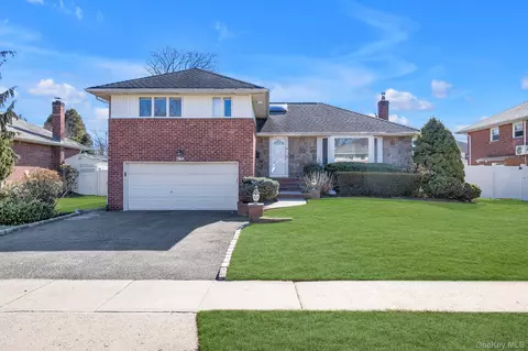 5 Hillvale Rd, Syosset, NY 11791
