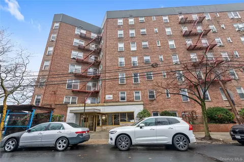 55-05 Woodside Ave #612, New York, NY 11377