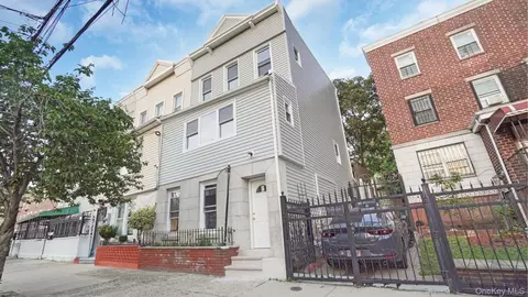 2040 Washington Ave, New York, NY 10457