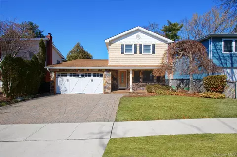 119 Radcliff Ave, North Hempstead, NY 11050