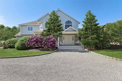 4 Polo Grounds Ln, East Quogue, NY 11942